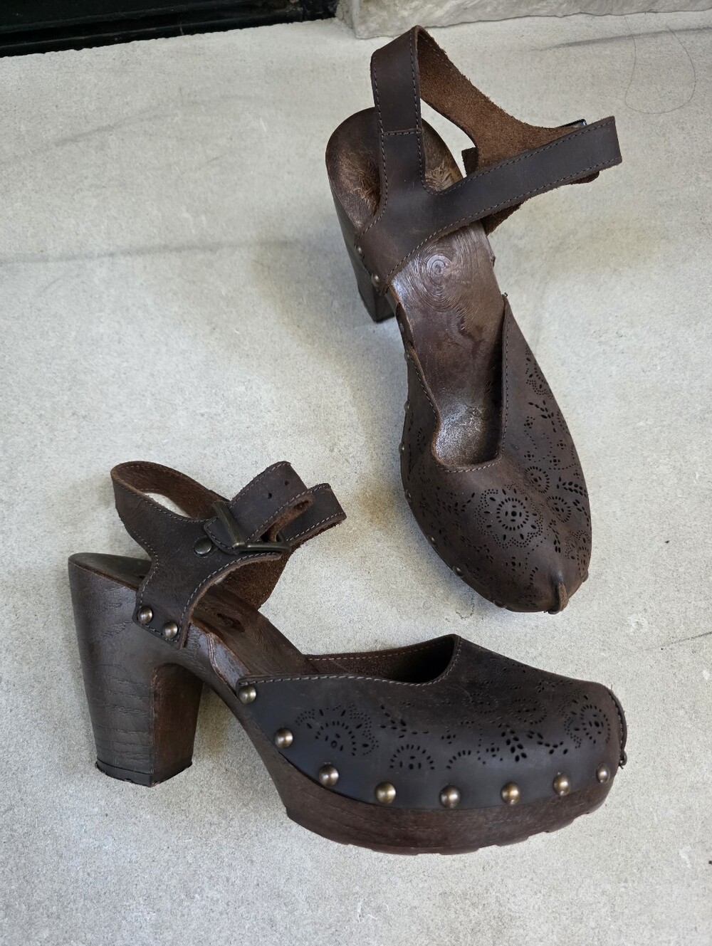 Brown Leather Studded Ankle Strap Wooden Clog Heels Laser Cut Perforated 36/6
